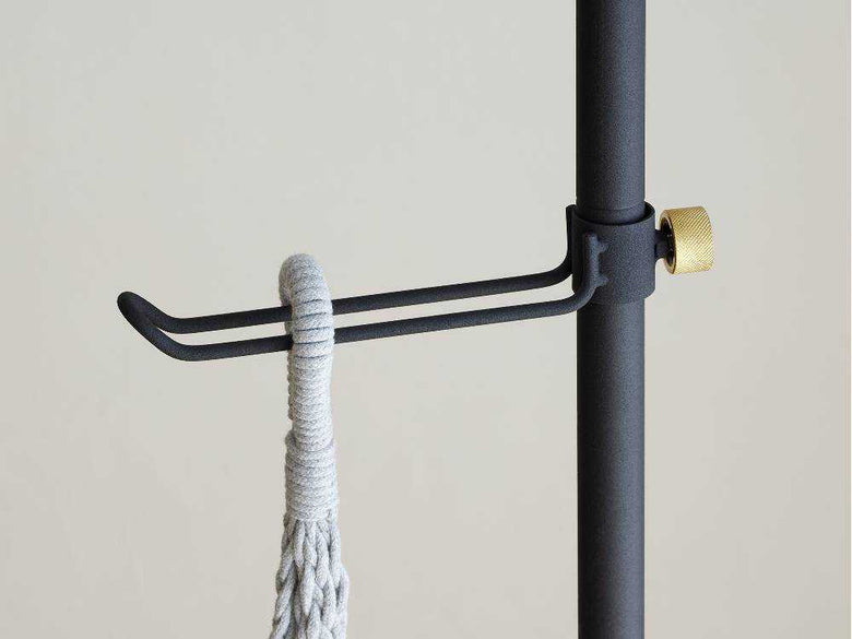 ホワイトとブラックのドローアラインペットと植物セット