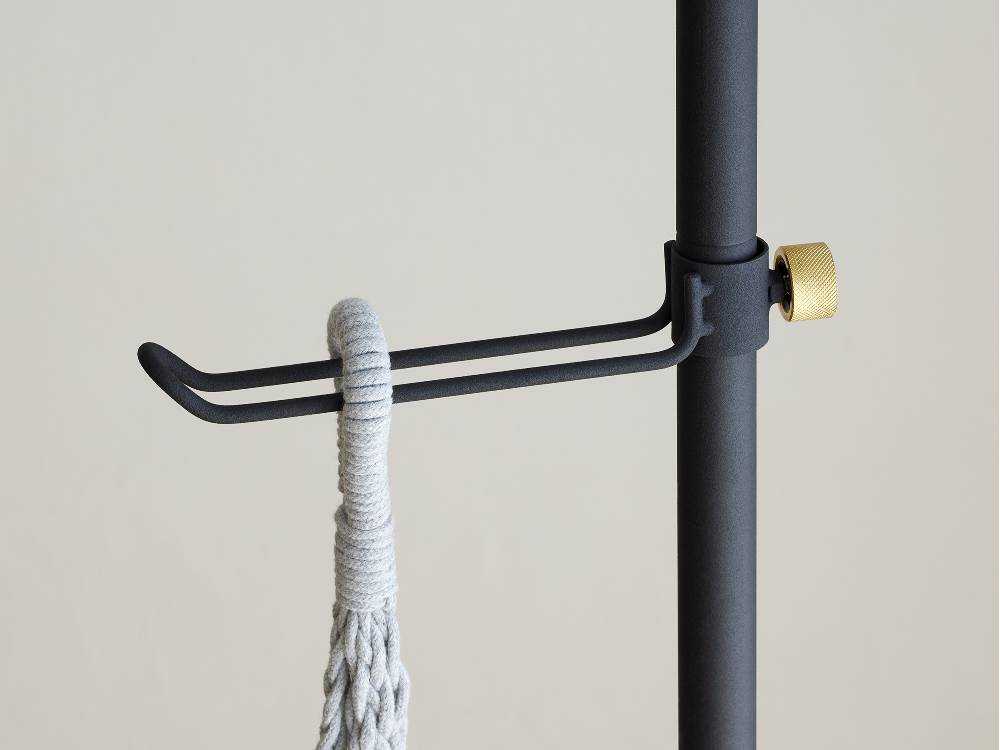 ホワイトとブラックのドローアラインペットと植物セット