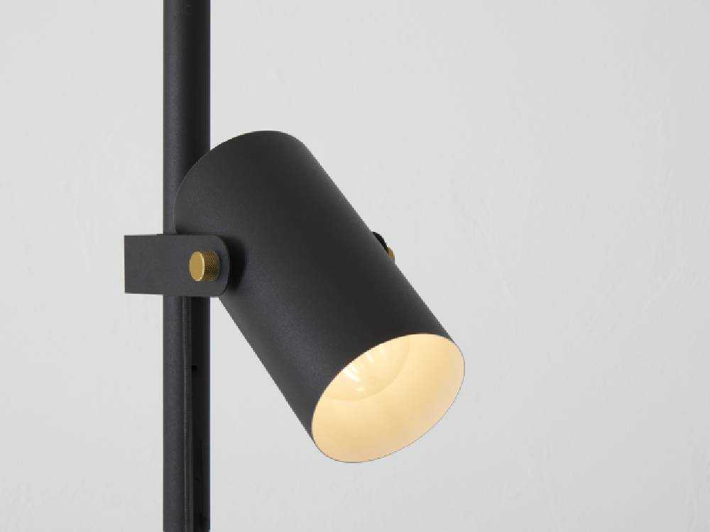 ホワイトとブラックのSpot Floorlightセット