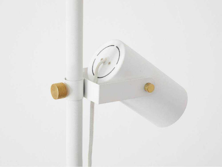 ホワイトとブラックのスポットフロアライトセット