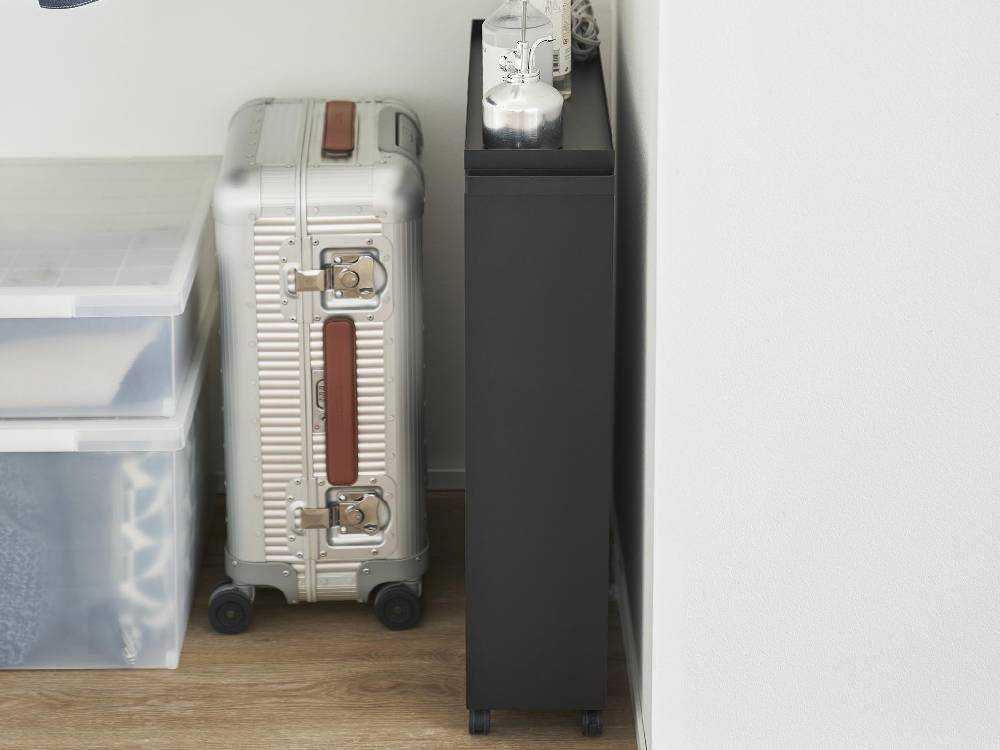 ハンドル付き隠せるタワー型コミックラック