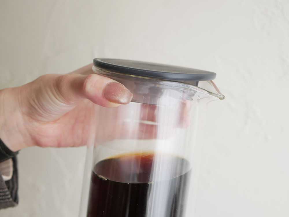 manaマーナ ダブルウォールカラフェと食器類