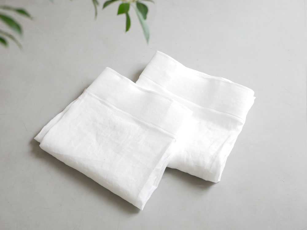 白色の麻100%リネンカーテン2枚組