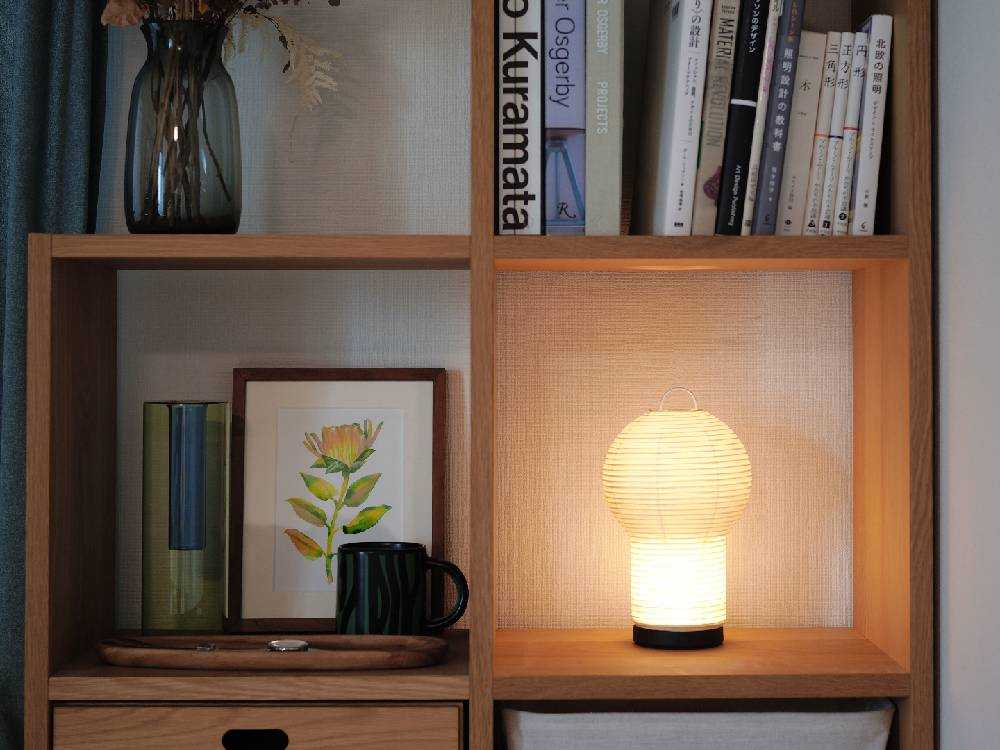 和紙とスチール素材のポータブルランプ