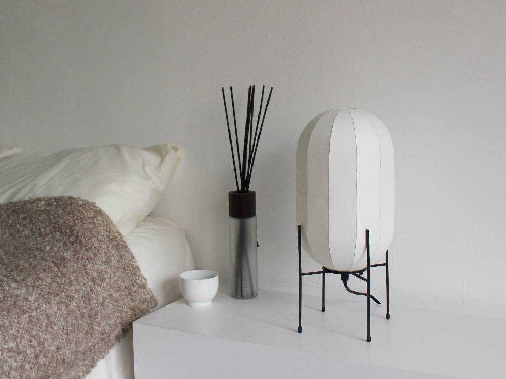 ディクラッセOHテーブルランプと周辺家具の配置