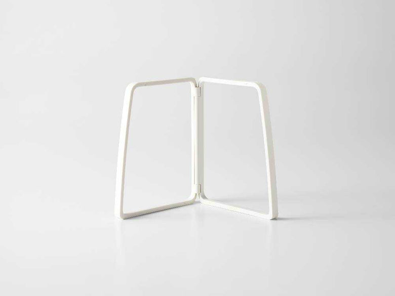 大きく開いたマーナのポリ袋ホルダー