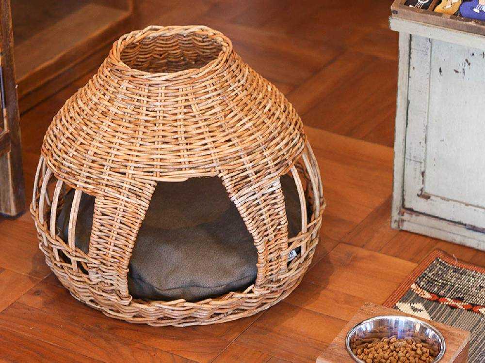 皮付きラタン製のねこハウス「オニオン」