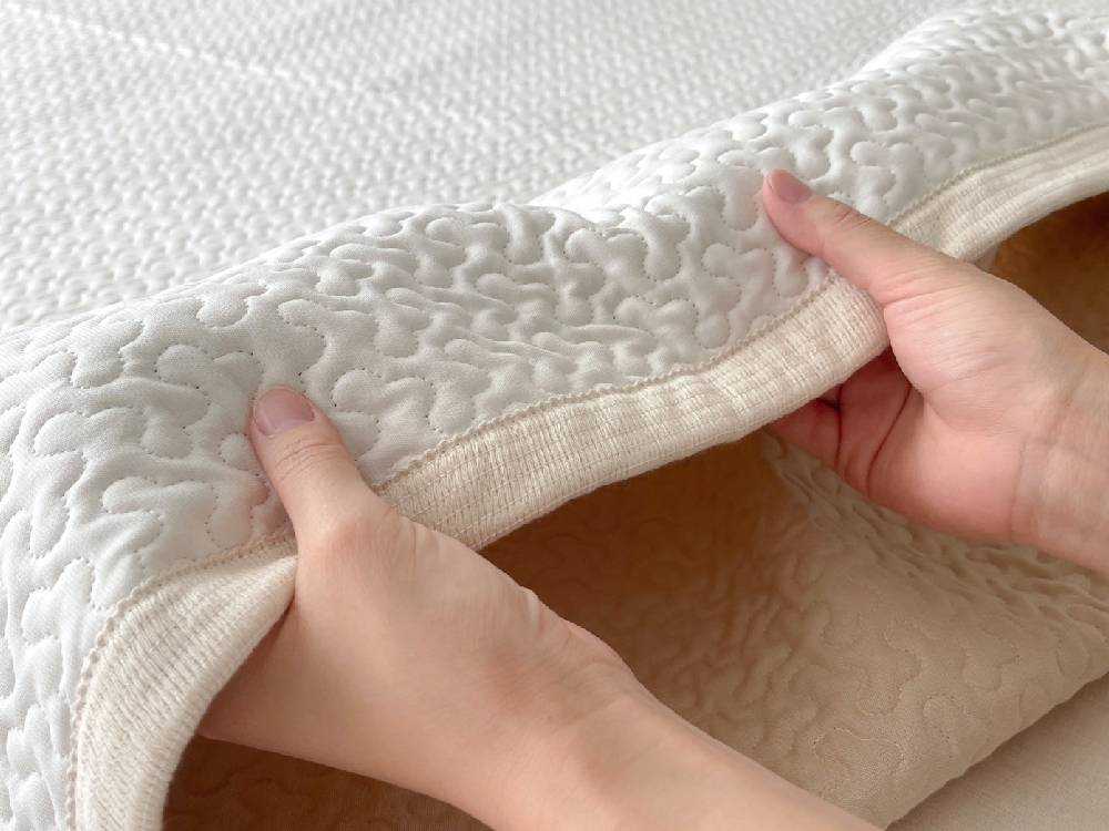 オーガニックコットン使用のリバーシブル敷パッド