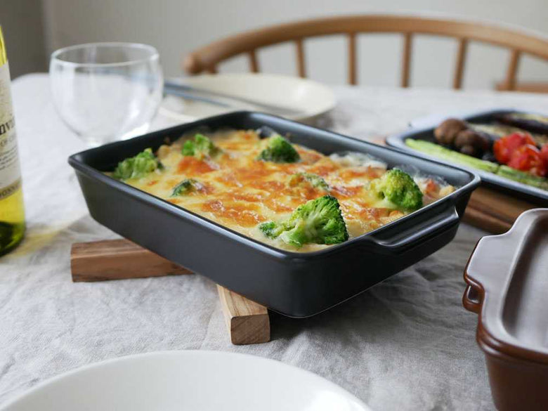 IBUKICRAFTのMore GRILLER蓋付きグリルプレートと木製ボード