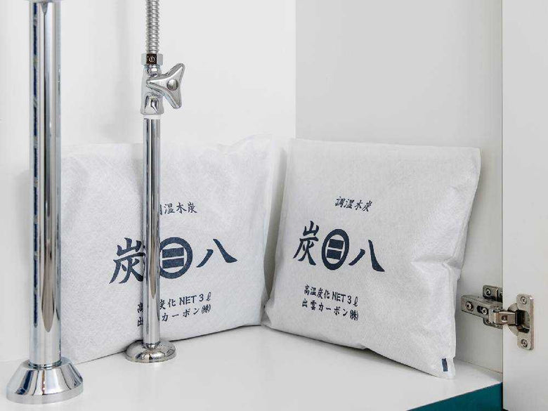 調湿木炭 炭八の小袋と3Lサイズパッケージ