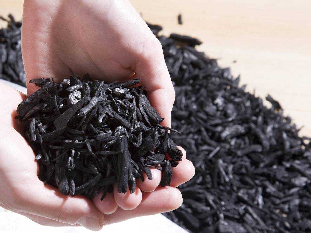 調湿木炭炭八の小袋と3Lサイズ製品