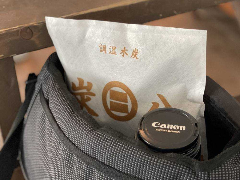 調湿木炭 炭八の小袋と3Lサイズ