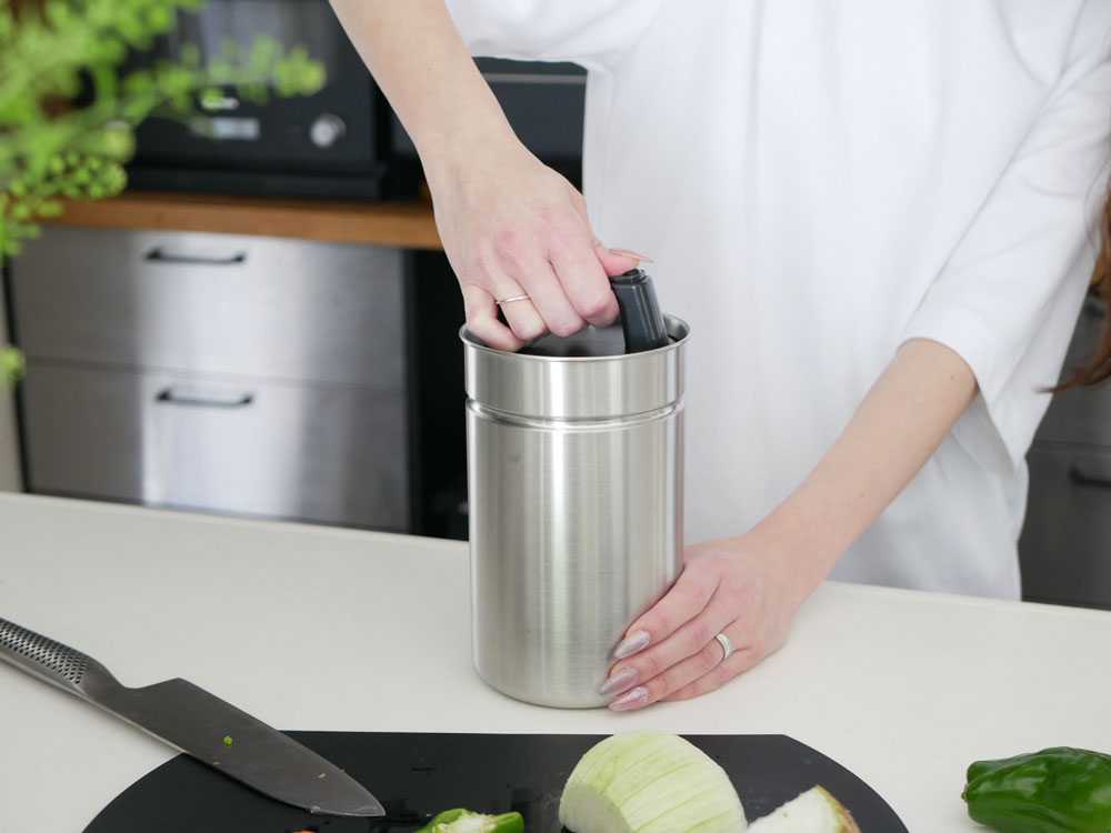 CBJAPANの密閉できる生ゴミキャニスター