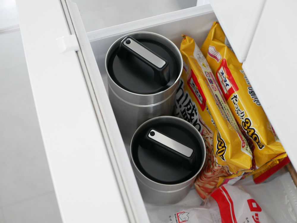 密閉性のあるステンレス製生ゴミキャニスター