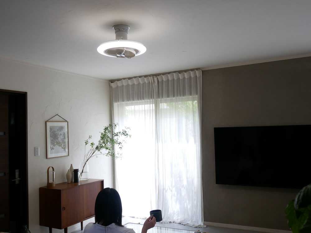 サーキュライト ホワイトシーリングライトのスタイリッシュなデザイン