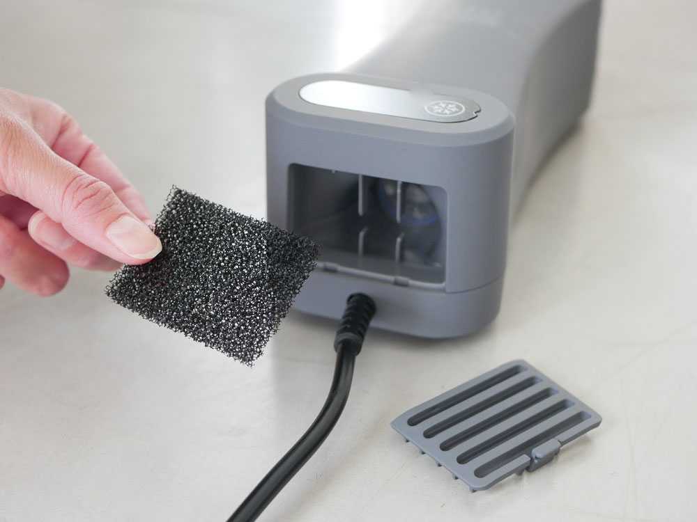 銀色のプラスチック製ボディドライヤー