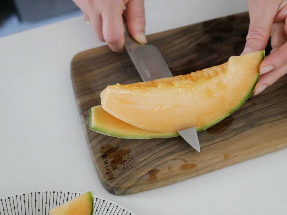 hast.セレクションの包丁セットと切りメロン