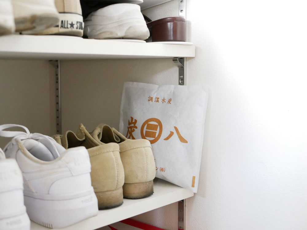 調湿木炭 炭八の小袋と3リットルサイズ