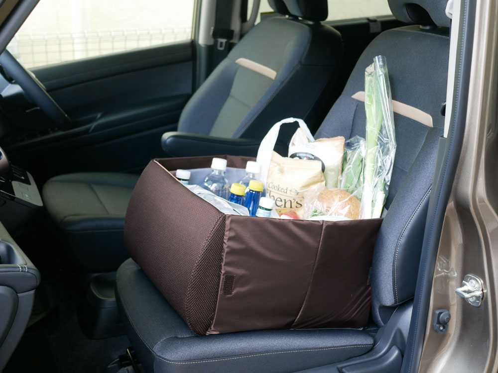 荷物の転落防止!シートボックス腰クッション