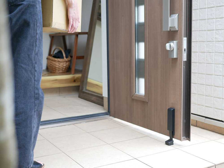 マーナ製マグネット付きABS樹脂ドアストッパー