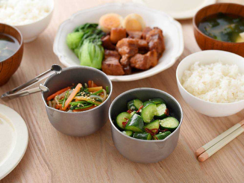 白米と野菜が入ったアーネスト製ステンレスボウル