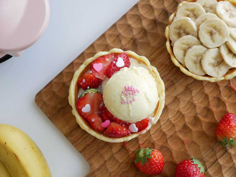 Toffy食べられる器に盛られた苺とクリーム