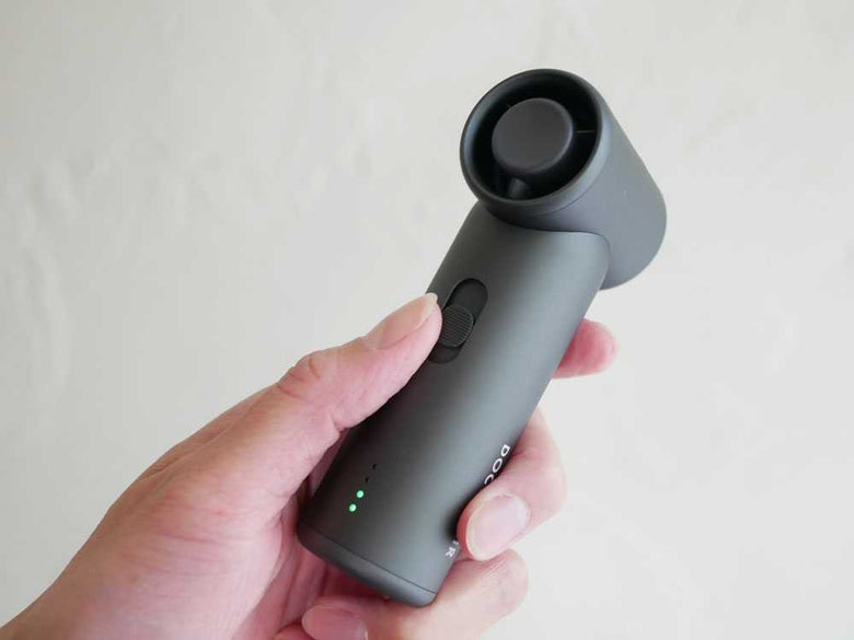 レンズを備えたカーボンファイバー製ドクターエア エアロジェット