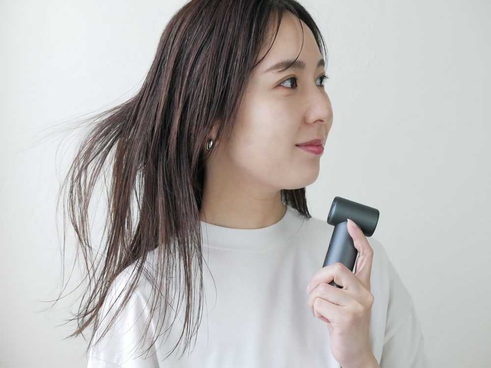 ドクターエア エアロジェットとヘアケア用品が並ぶ画像