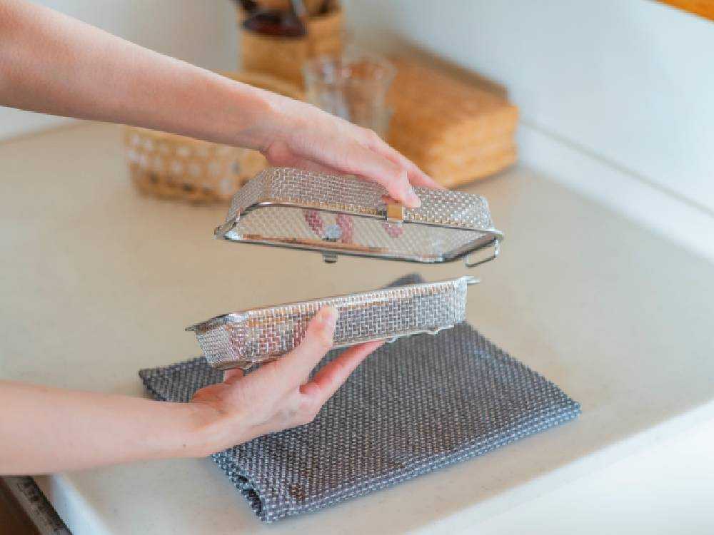 ステンレス製メッシュの食洗機カゴ