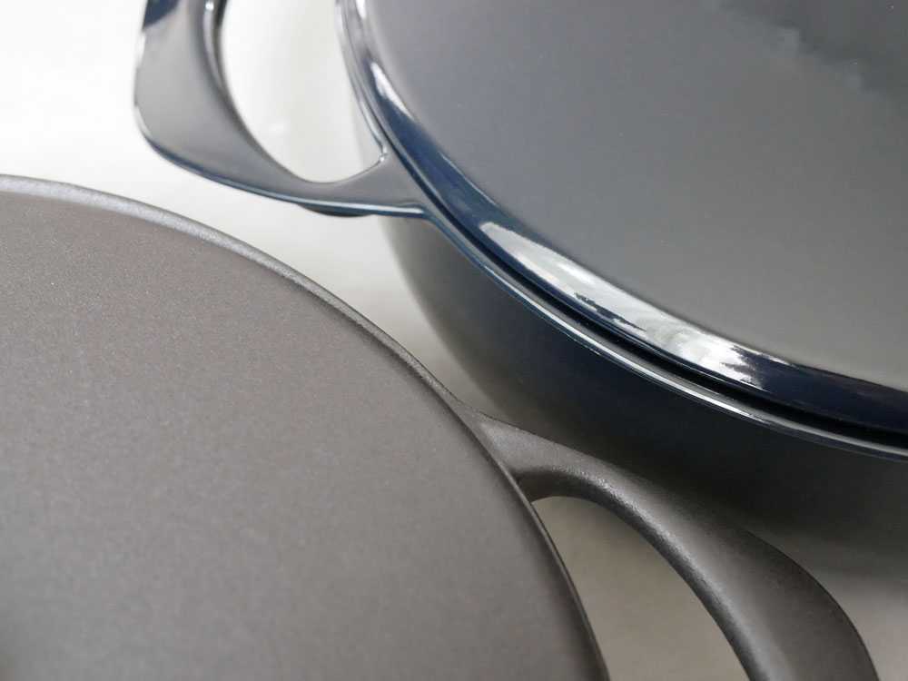 UNILLOY製の軽量鋳物ホーロー鍋