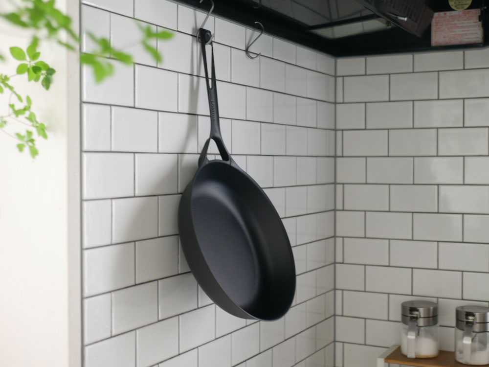 UNILLOYの軽量鋳物フライパンとガラス蓋