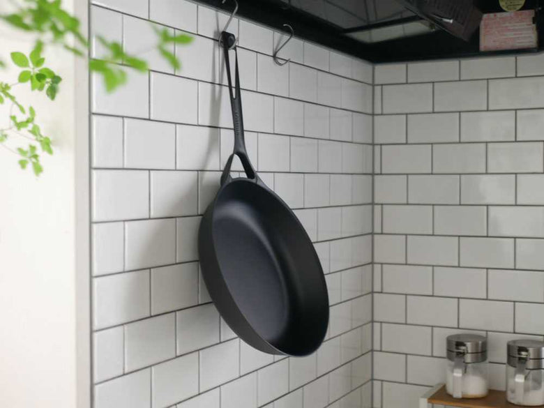 UNILLOYの軽量鋳物フライパンとガラス蓋