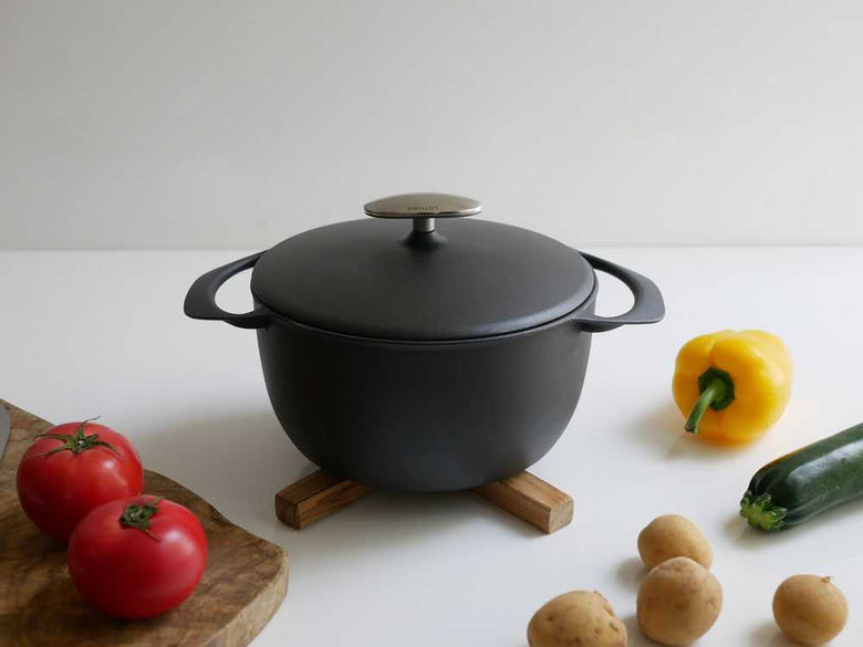 【UNILLOY/ユニロイ】軽い鋳物ホーロー鍋