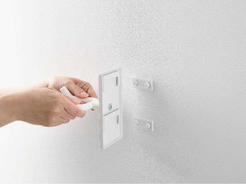 タワー型角度調節ドライヤーホルダー、石こうボード対応の壁取り付け