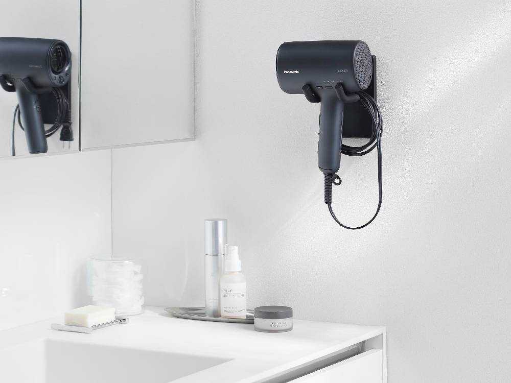 タワー型ウォール取り付けヘアドライヤーホルダー、角度調節可能