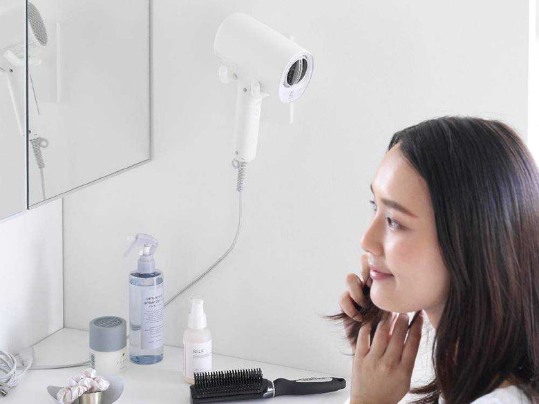 タワー型角度調節可能なドライヤーホルダー