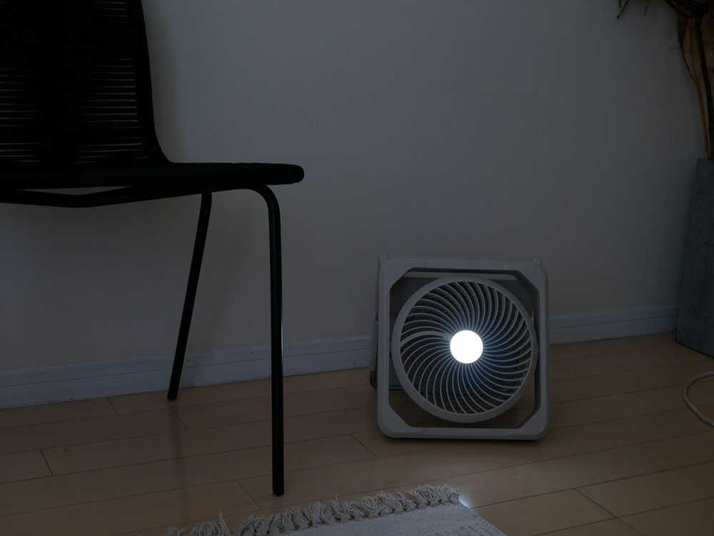 折りたたみ可能なエイミーコードレスソーラーファン