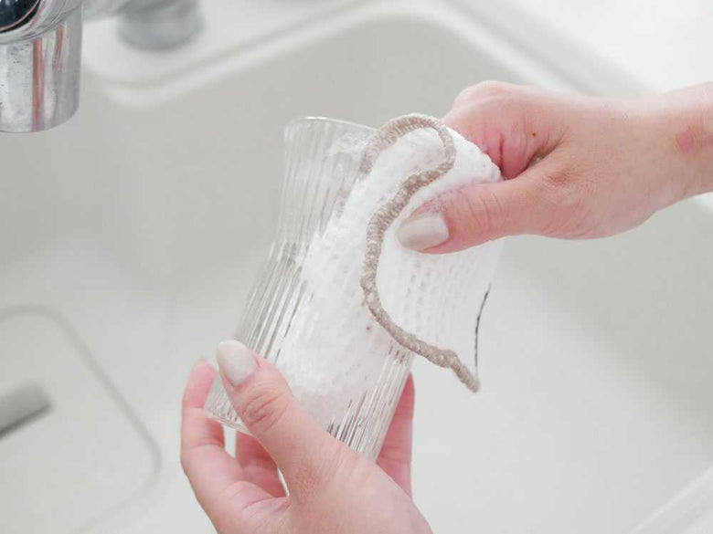 無限に抗菌するスポンジがシンクに置かれている