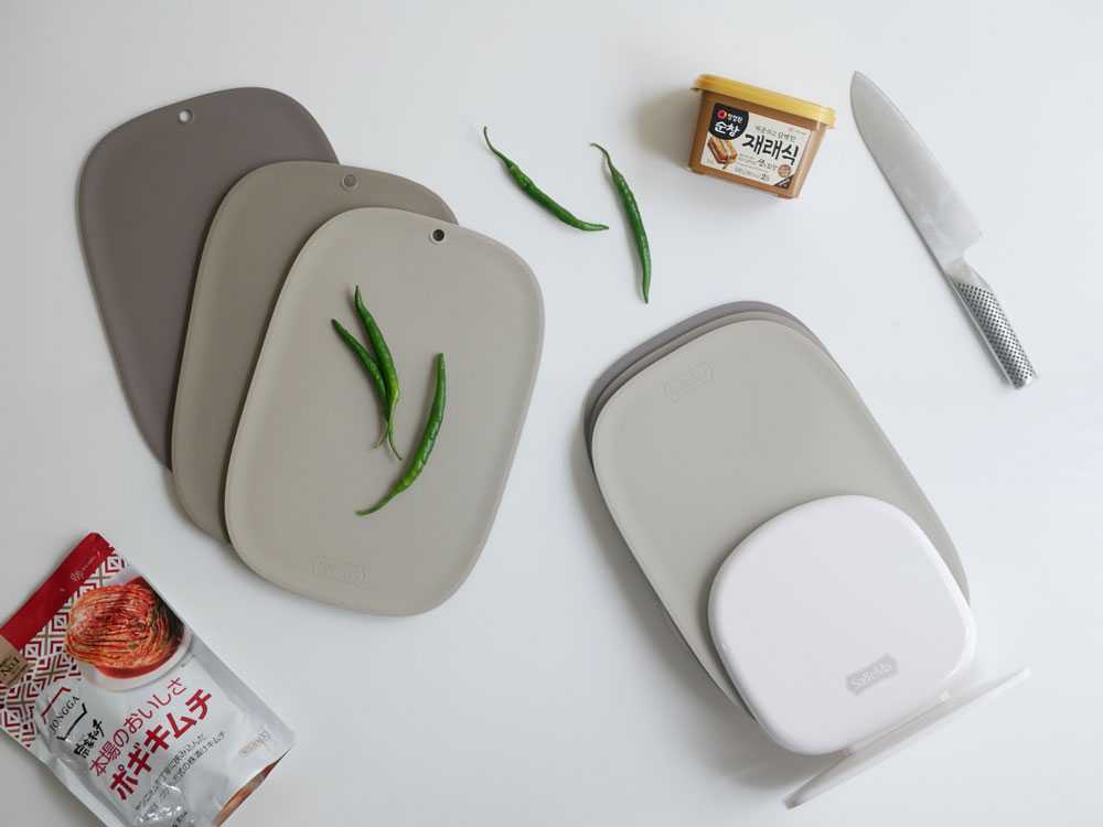 サレマTPUカッティングボードと食器・食材のセット