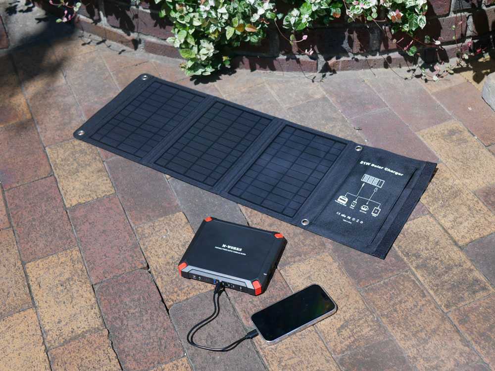 ソーラーパネル付きコンパクトポータブル電源