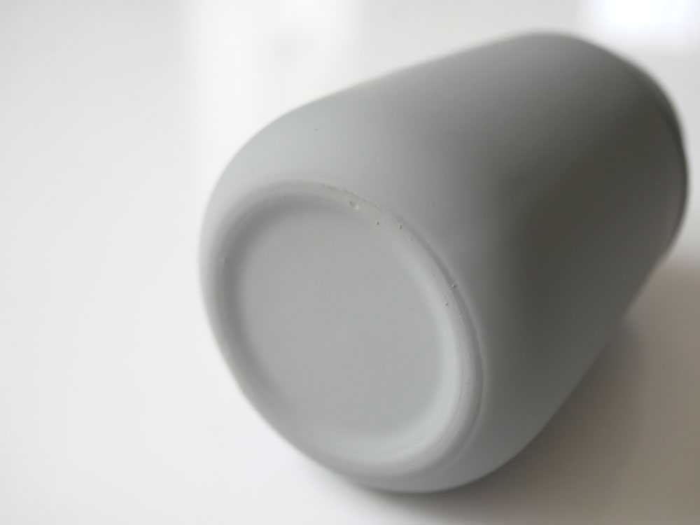 マットな陶器製プッシュ式ソープディスペンサー