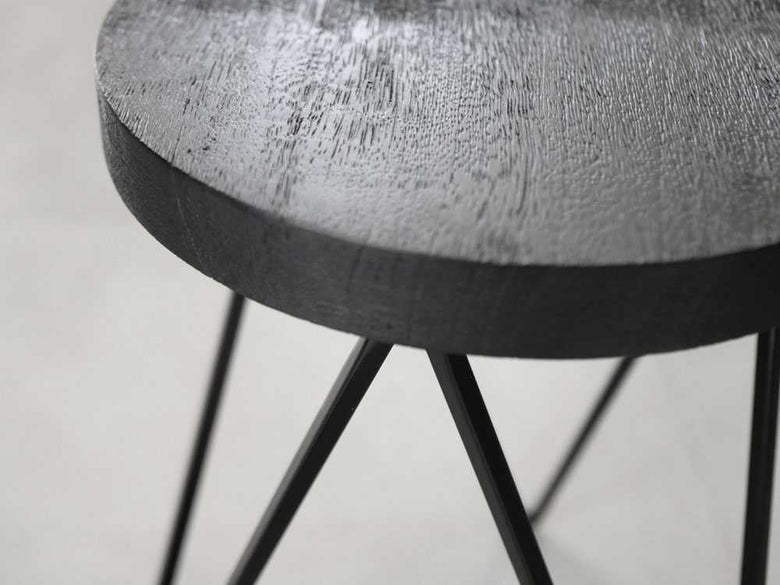 ポッシュリビングのオールブラックサークルスタンド