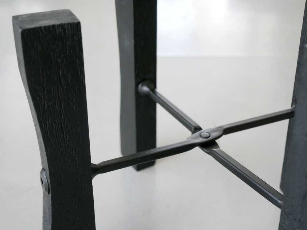 POSH LIVINGの黒色折りたたみ式ポットスタンド