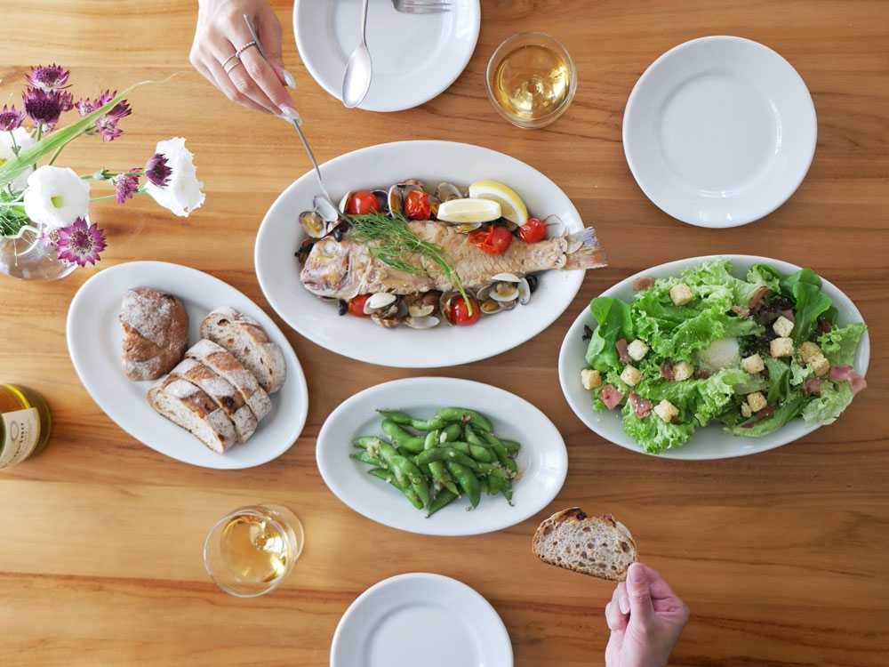 サタルニアチボリのオーバル磁器プレート