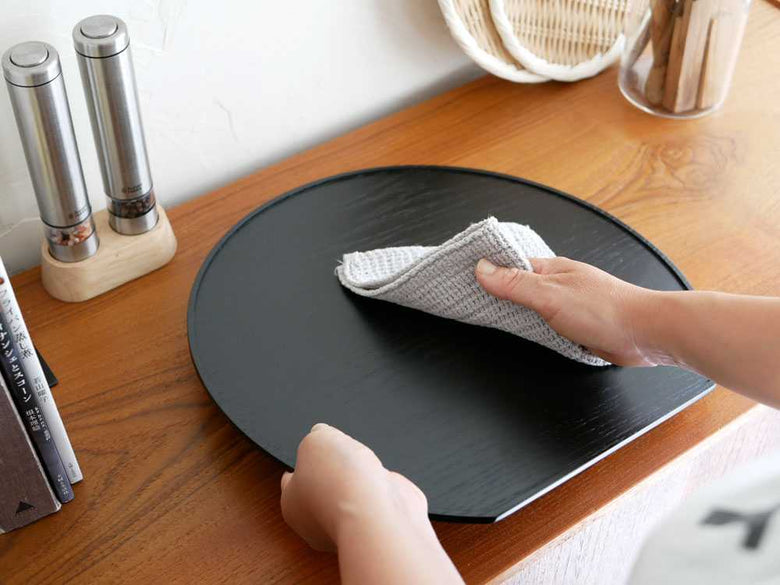 天然木製の半月形プレートとカップのセット