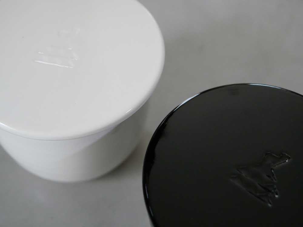 かもしか道具店の白色ふつう型陶の飯びつ