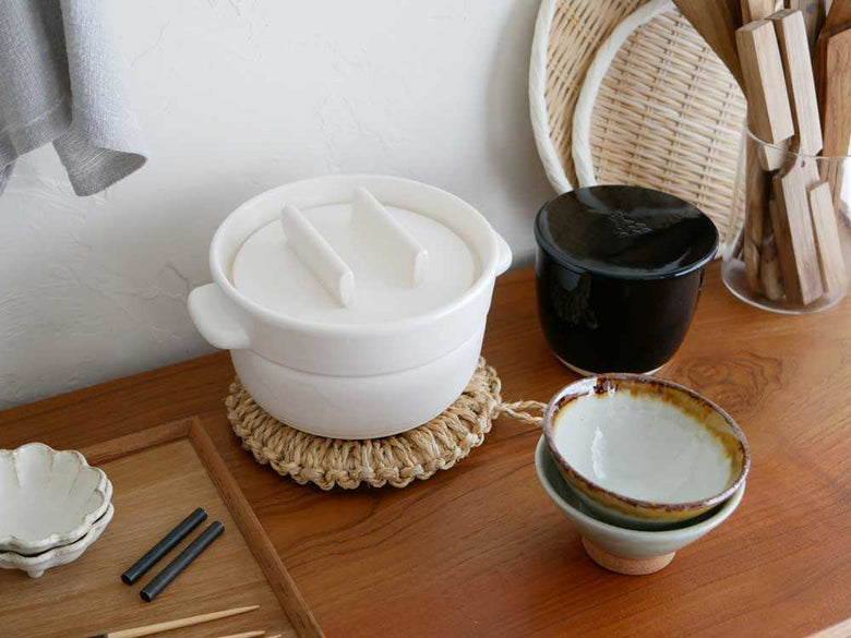 かもしか道具店のふつうサイズ陶の飯びつ