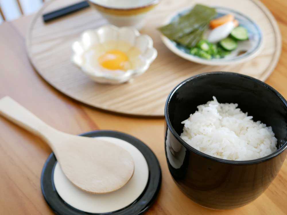 かもしか道具店の白黒陶器製飯びつ