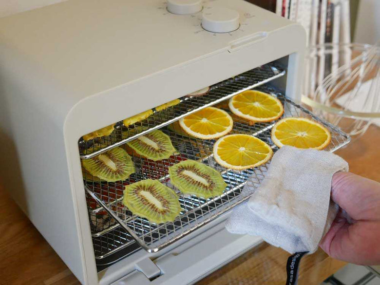 レコルト ドライフード＆ヨーグルトメーカー クリームホワイトの外観