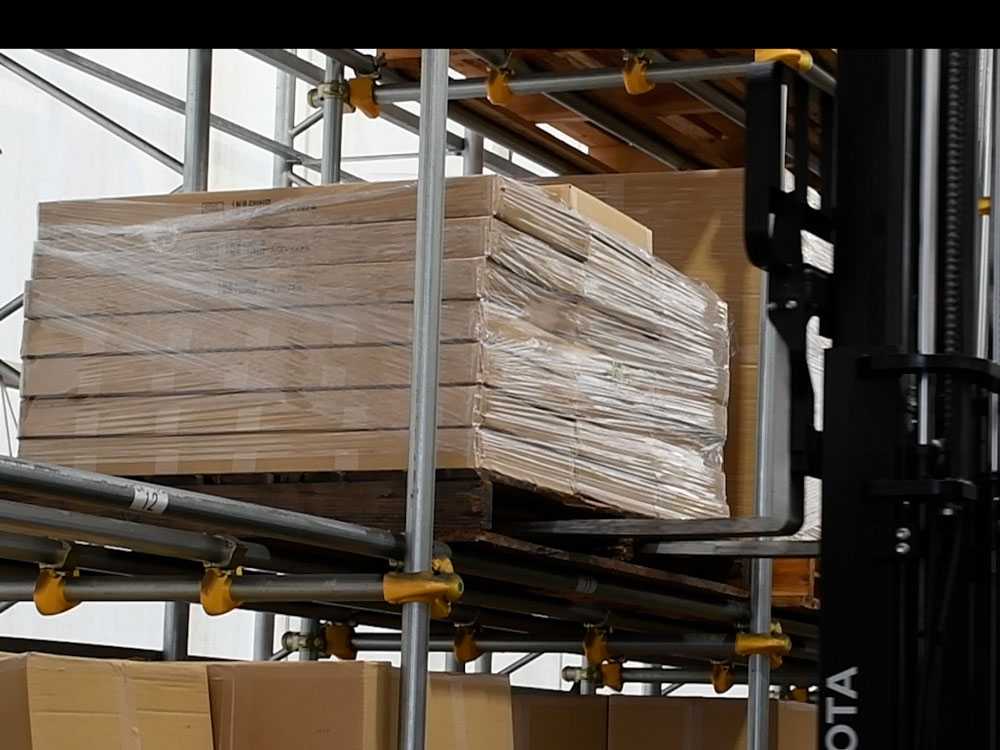 rootisのステンレス製家電下スライドテーブル